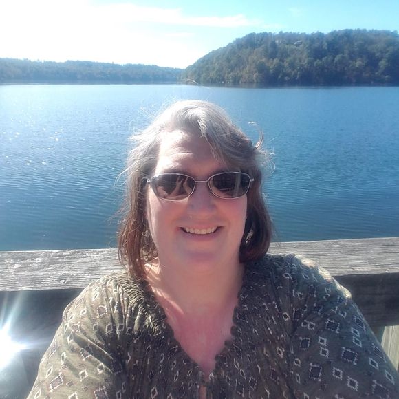 Meet your Posher, Edna - Picture 1 of 1